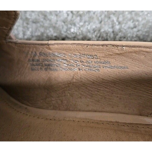 Halogen Loafers Heels Pointed Toe Slip On shoes Shiny Leather Beige Women's 7.5 - Picture 6 of 8